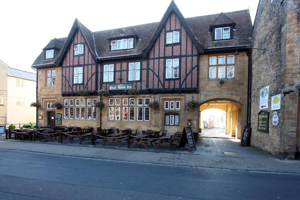 Half Moon, Sherborne By Marston'S Inns Dış mekan fotoğraf