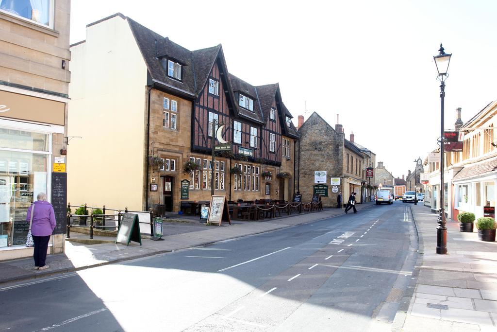 Half Moon, Sherborne By Marston'S Inns Dış mekan fotoğraf